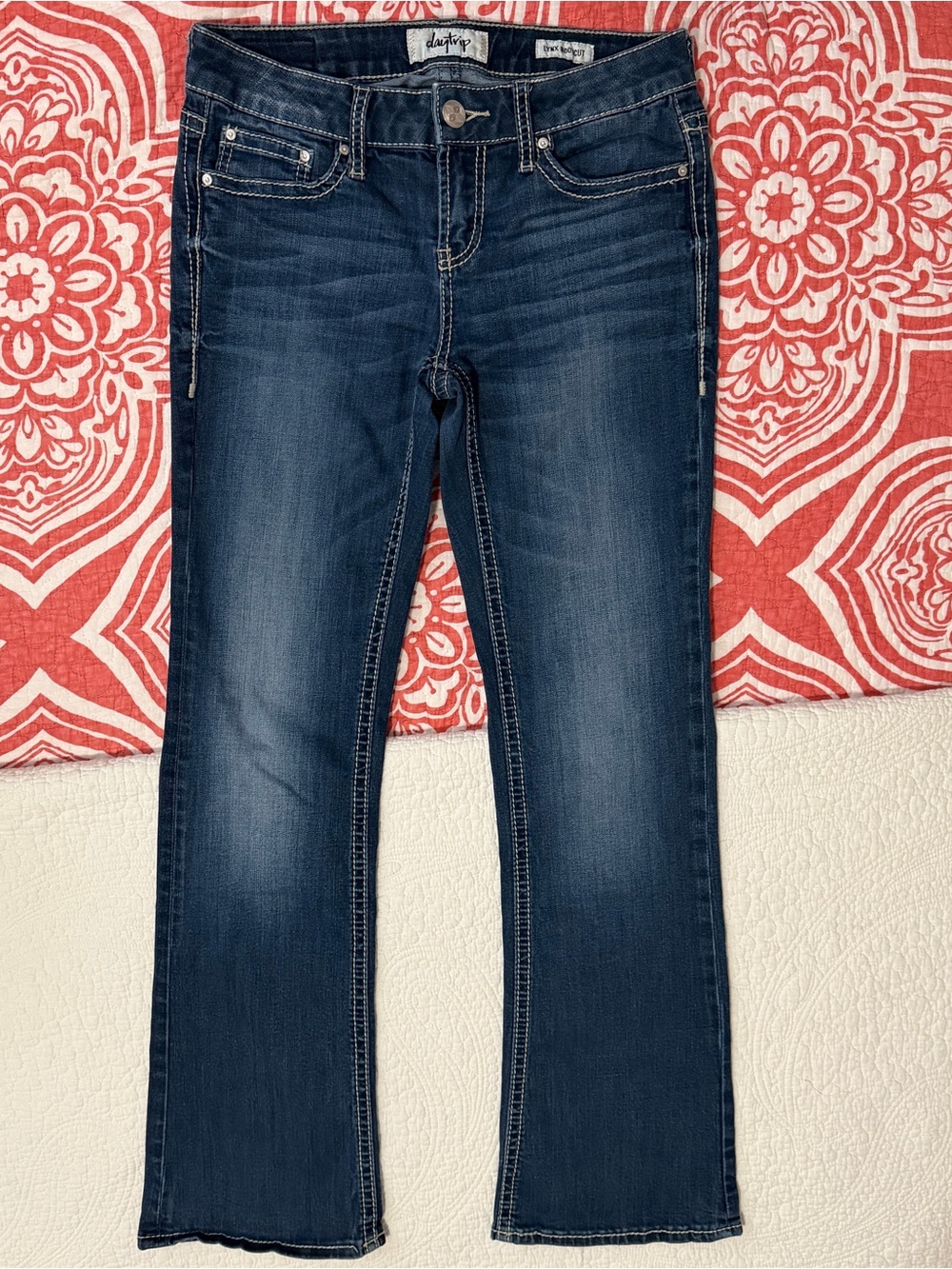 Daytrip Lynx Bootcut Jeans 27R Dark Wash Stretch 32” Inseam